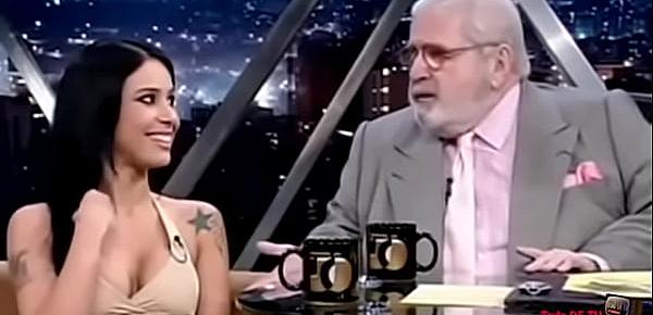  Monica Mattos dando entrevista no Jô Soares